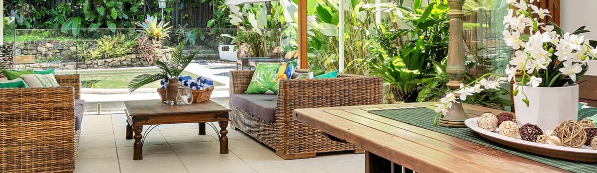 Outdoor restaurant interior - Cozie homes